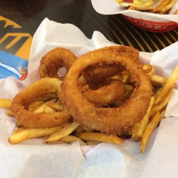 Cool Cat Cafe - Onion rings / French fries basket - Burgers Near Me - Kihei, Hawaii