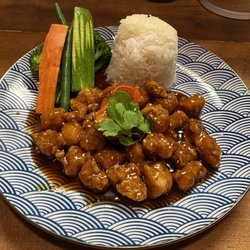 Rice And Noodles Thai Cuisine - Sesame chicken