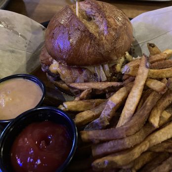 ALE’ RAE’S GASTRO PUB AND COFFEE BAR - Updated May 2025 - 106 Photos ...