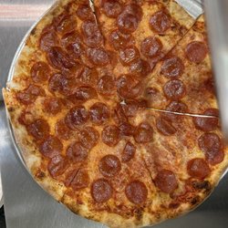 Buccieri's Pizzeria - Pepperoni Pizza