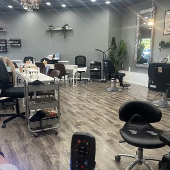 Devana Nail Bar - Nail Salons Near Me - Los Angeles, California