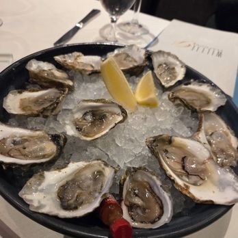 Willie G's Seafood - Dozen specialty oysters - Seafood Near Me - Houston, Texas Willie G's Seafood - Dozen specialty oysters - Seafood Near Me - Houston, Texas