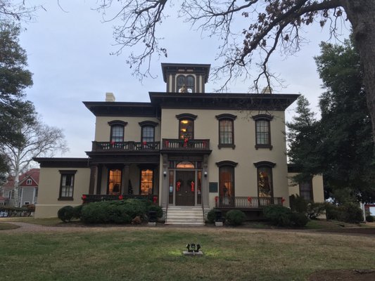 Danville Museum of Fine Arts and History by null