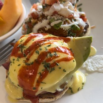 Broken Yolk Cafe - Breakfast & Brunch Near Me - Fullerton, California