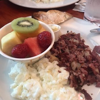 Cafe Mason - Egg whites w/ corn beef hash - Breakfast & Brunch Near Me - San Francisco, California Cafe Mason - Egg whites w/ corn beef hash - Breakfast & Brunch Near Me - San Francisco, California