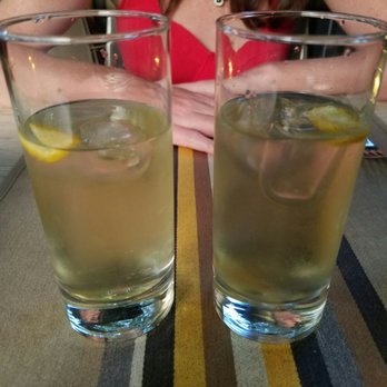 Bistro 23 - Lovely white sangria - Gastropubs Near Me - Courthézon, 84 Bistro 23 - Lovely white sangria - Gastropubs Near Me - Courthézon, 84