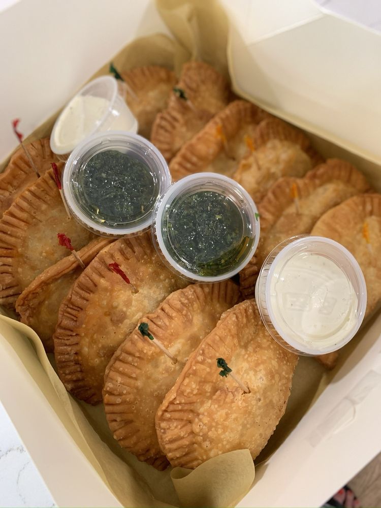 Buela’s Empanadas Logo