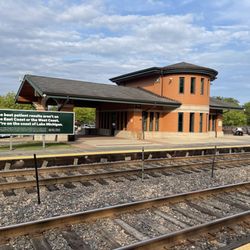 Dee Road Metra Station