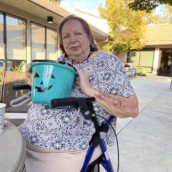 Atria El Camino Gardens - Retirement Homes Near Me - Carmichael, California