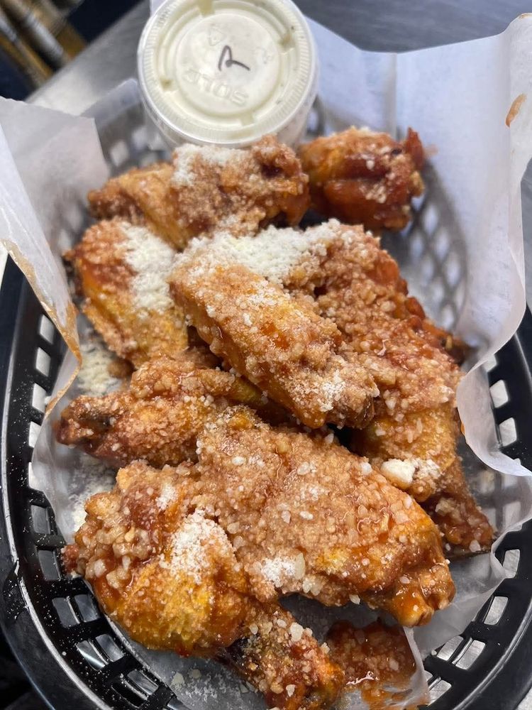 Nena's Wings & Things Image