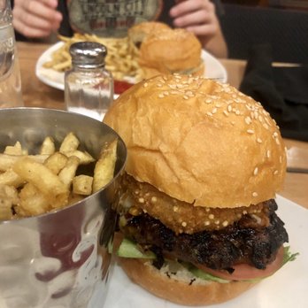 Rel-ish Bistro - Secretary burger - Bistros Near Me - Nelson, British Columbia