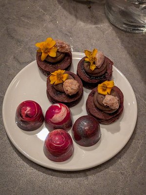 CHAMPLAIN RESTAURANT by null