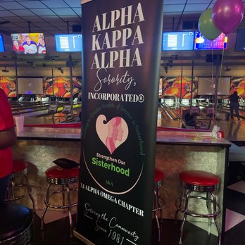 Del Mar Lanes - Bowling with my sisters - Bowling Near Me - Houston, Texas