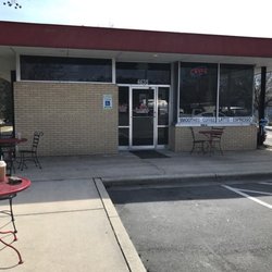 Jumpin' Java Espresso - Entrance from Main St. Note: extra parking spots can be found behind building.