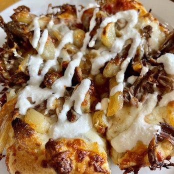 Broomstack Kitchen & Taphouse - Short Rib Pizza - Pizza Near Me - Maple City, Michigan