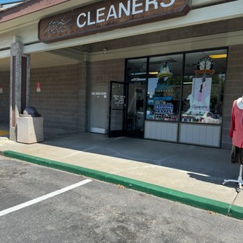 Park Place Cleaners - Outside - Dry Cleaning Near Me - Vacaville, California Park Place Cleaners - Outside - Dry Cleaning Near Me - Vacaville, California
