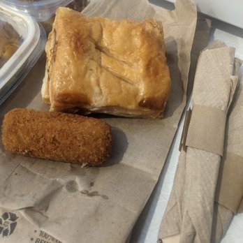 Vegan Cuban Cuisine - Croqueta and guava pastelito - Vegan Near Me - Miami, Florida