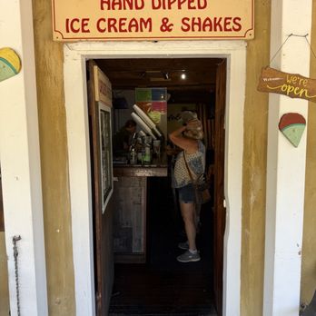 Creamy Creations - Hot Dogs Near Me - Harpers Ferry, West Virginia Creamy Creations - Hot Dogs Near Me - Harpers Ferry, West Virginia