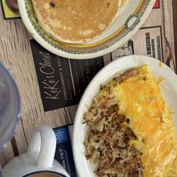 Jeanies Restaurant - Omelette and pancakes