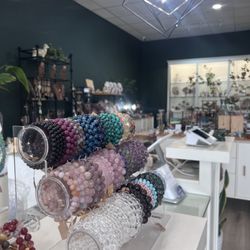 Halcyon House - High quality gemstone bracelet with great prices.