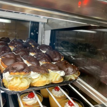 Argentina Bakery - Eclairs - Bakeries Near Me - Irving, Texas