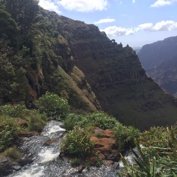 Waipo'o Falls - Hiking Near Me - Waimea, Hawaii