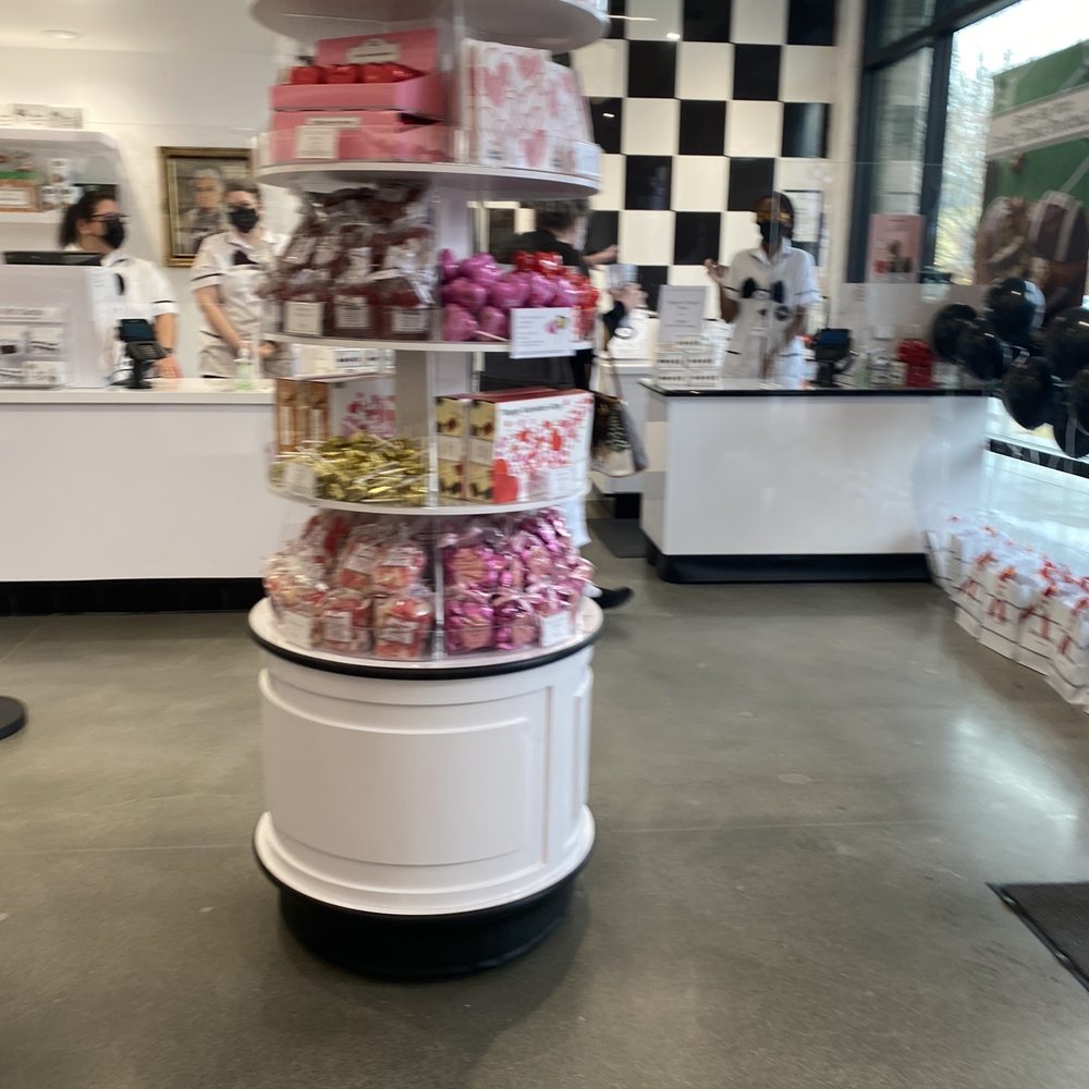 See's Candies - Candy Stores Near Me - Sacramento, California See's Candies - Candy Stores Near Me - Sacramento, California