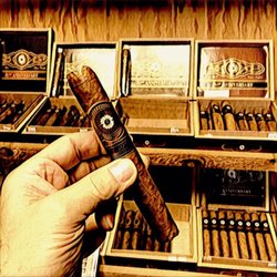 LaFamosa Cigars