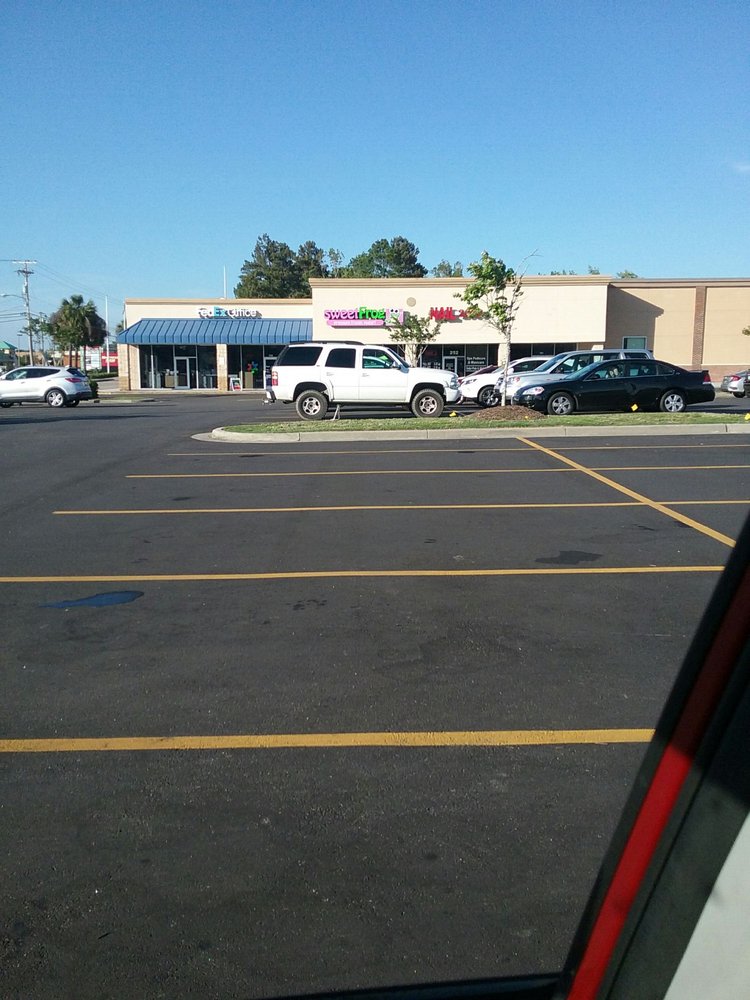 SWEETFROG PREMIUM FROZEN YOGURT 21 Reviews 254 Hwy 17 N, North