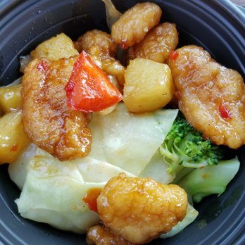 Panda Express - Stingy bowl of sweetfire chicken and veggies - Chinese Near Me - Glendale Heights, Illinois
