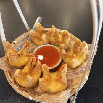 Bangkok Station - Crab Rangoon 6pc - Thai Near Me - Sterling Heights, Michigan