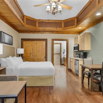 Hilton Grand Vacations Club Stonewater Cove Shell Knob - Guest room - Day Spas Near Me - Shell Knob, Missouri Hilton Grand Vacations Club Stonewater Cove Shell Knob - Guest room - Day Spas Near Me - Shell Knob, Missouri
