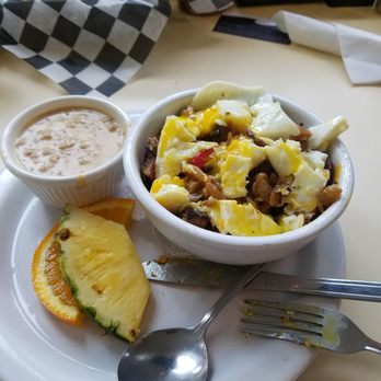 Cafe Stephanie - Potato bowl with eggs over easy - Sandwiches Near Me - Newport, Oregon