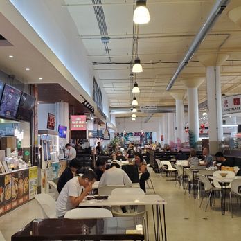 Dong Bei Ren Jia - Inside - Chinese Near Me - Chicago, Illinois