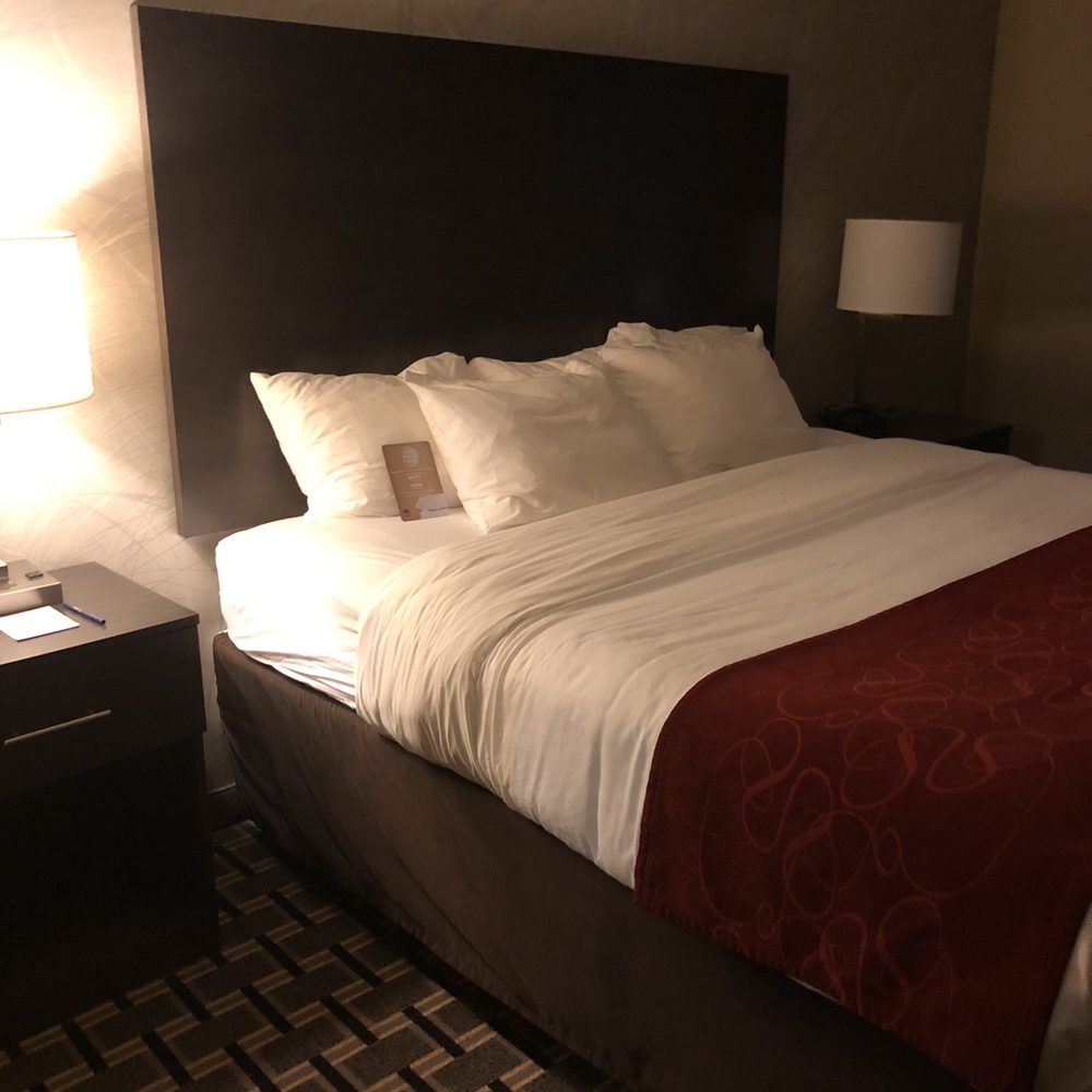 Comfort Suites - King bed - Hotels Near Me - Uniontown, Pennsylvania Comfort Suites - King bed - Hotels Near Me - Uniontown, Pennsylvania
