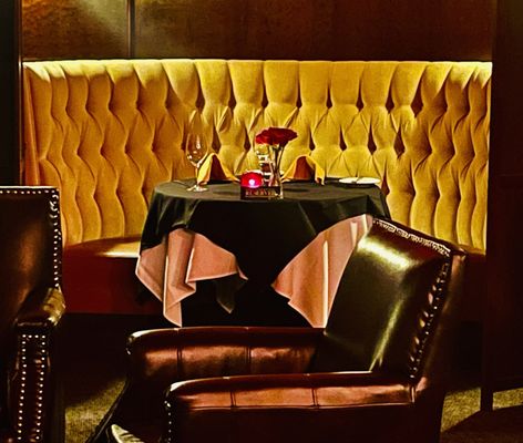 Horse in the Alley by null