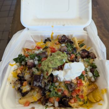 Holé Molé - Nacho Papas Nachos with brisket - Mexican Near Me - Long Beach, California