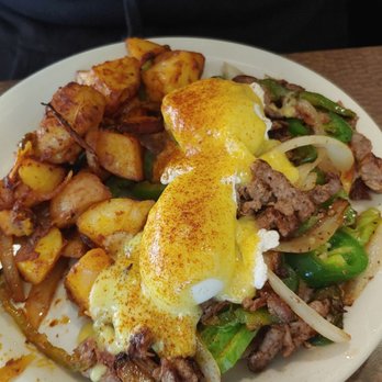 Bill's Cafe - Tri-tip eggs benedict - Breakfast & Brunch Near Me - Fremont, California