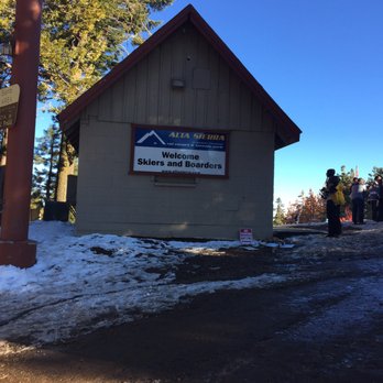 Alta Sierra Ski Resort - The main house - Ski Resorts Near Me - Wofford Heights, California