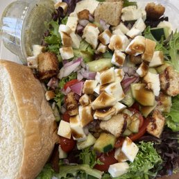 Mozzarella, Tomato, & Pesto Salad Mozzarella, Tomato, & Pesto Salad