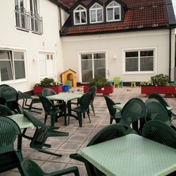 Stadtcafé Zwiesel - Terrasse draußen mit Kinderbereich
