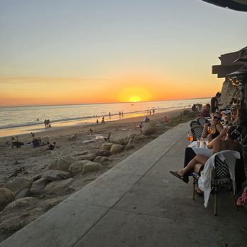 Boathouse at Hendry's Beach - Seafood Near Me - Santa Barbara, California Boathouse at Hendry's Beach - Seafood Near Me - Santa Barbara, California