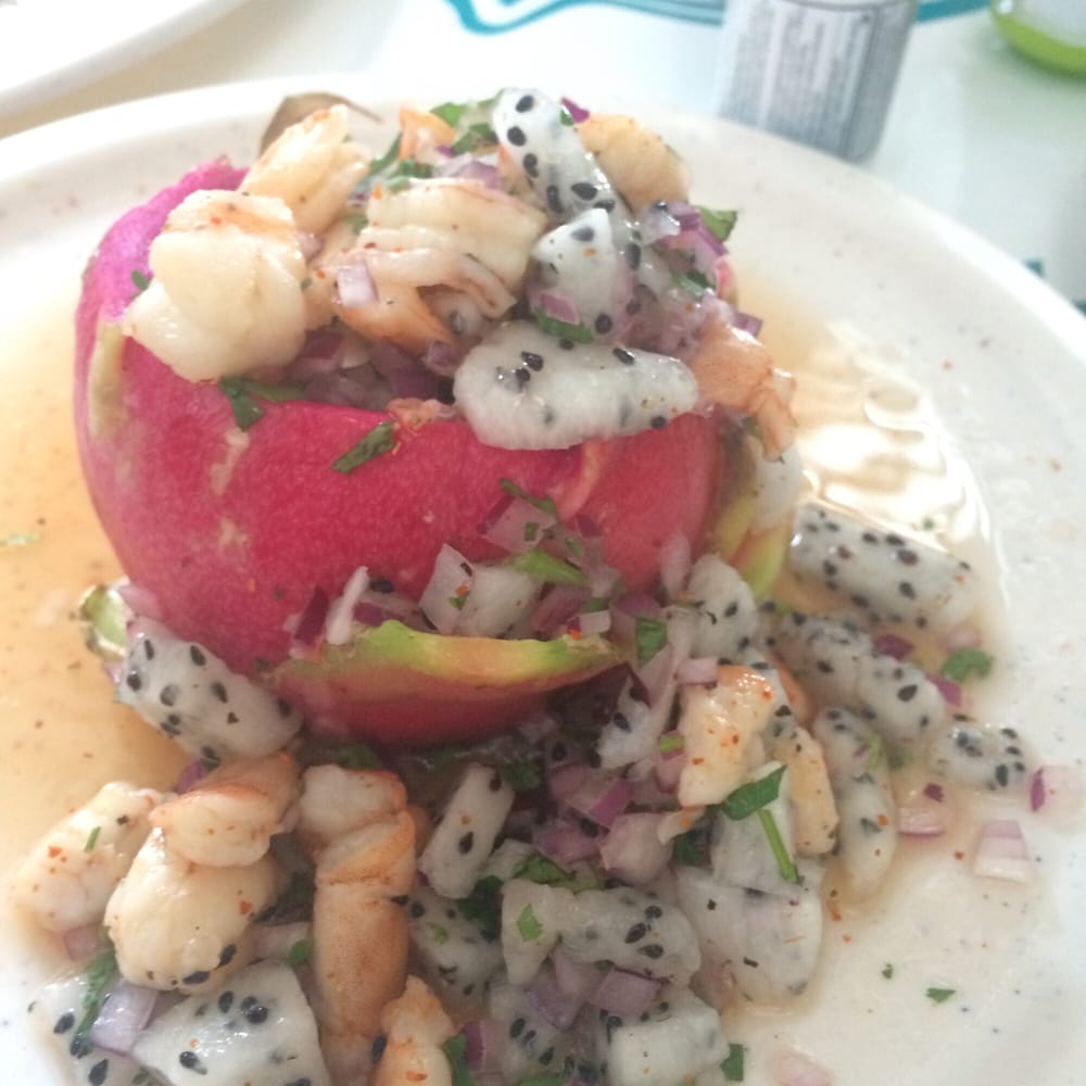 Resultado de imagen de Ensalada con pitahaya y camarones