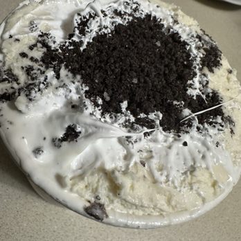 Papi's Creamery - Papi, give me S'moreo. Golden graham cereal milk ice cream, marshmallow fluff swirl, Oreo gravel - Ice Cream & Frozen Yogurt Near Me - Yorktown, Virginia