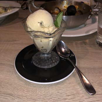 Blade 1936 - Pistachio ice cream - Pizza Near Me - Oceanside, California