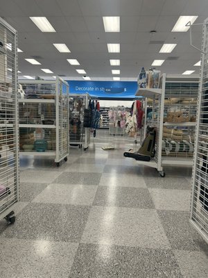 ross dress for less round lake beach Ross Dress For Less has new store hours: Monday-Thursday 8A-10P Friday-Saturday 8:30A-10:30P Sunday 9A-9:30P Just started today! Happy Shopping!