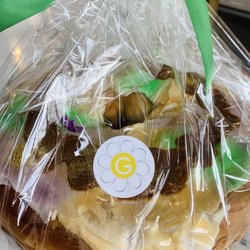 Gourmet Girls - A small Dulce De Leche King cake