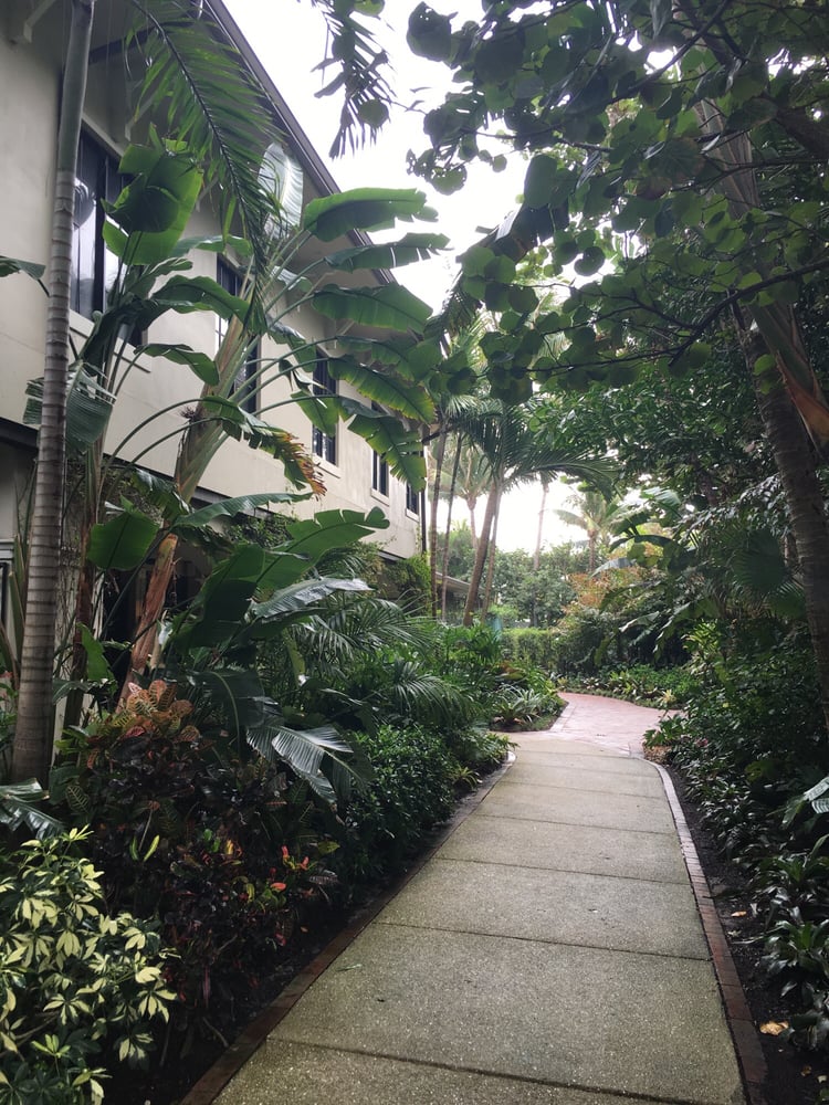 ATTILIO’S BREAKERS BARBER SHOP Updated August 2024 1 S County Rd, Palm Beach, Florida