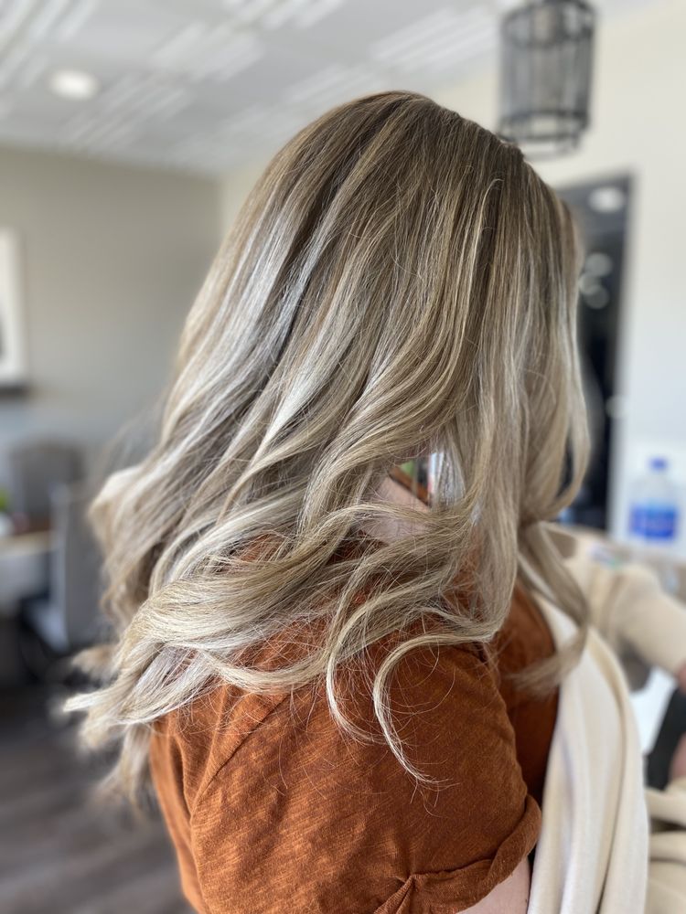 NICHOLE’S MAJESTIC HAIR & NAILS Updated June 2024 Saginaw, Michigan