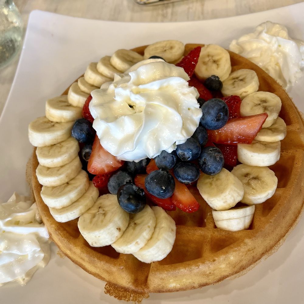 Waffle with fresh fruit